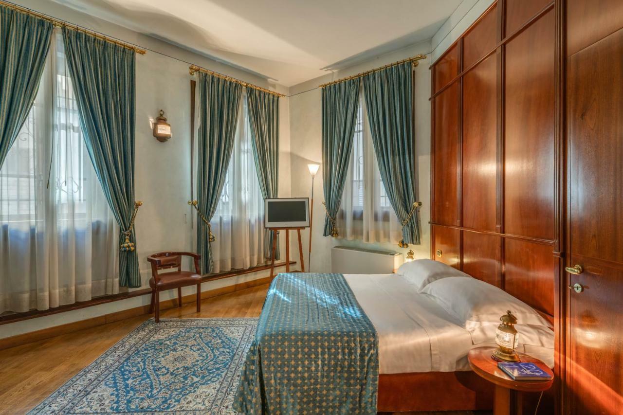 Residenza D'Epoca In Piazza della Signoria Bed and Breakfast Firenze Esterno foto